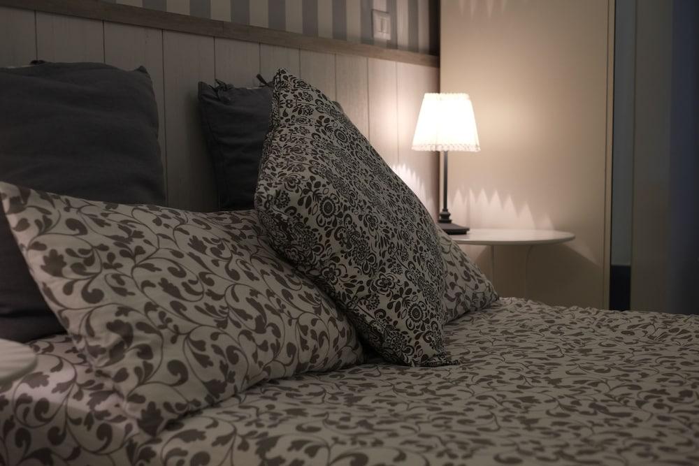 Bed & Breakfast Dei Decumani Naples