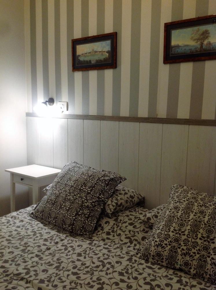 Dei Decumani Bed & Breakfast Naples