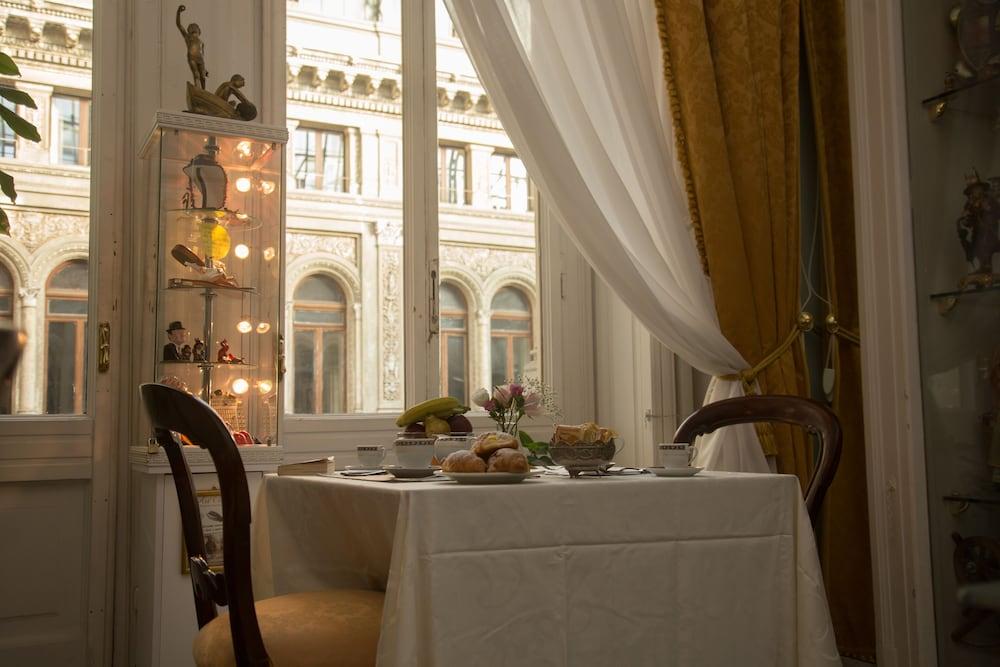 Art Santa Brigida Bed & Breakfast Naples