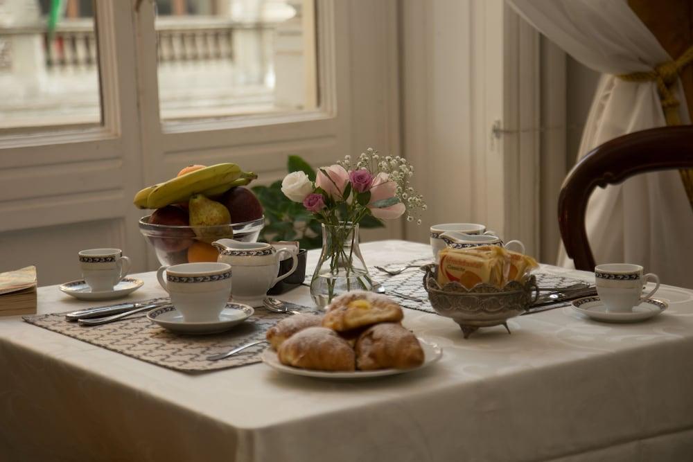 Art Santa Brigida Bed & Breakfast 3*