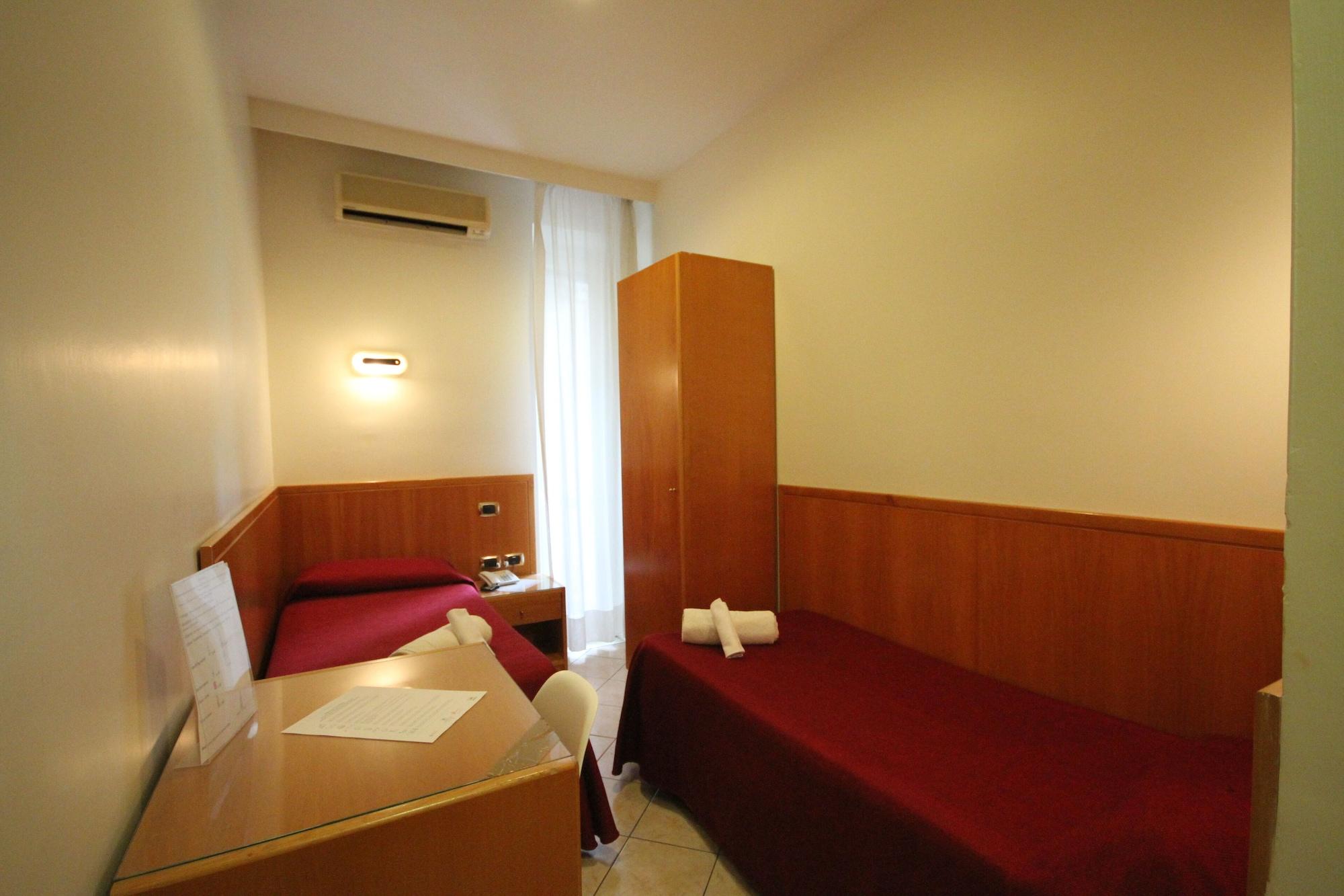 Zara Hotel 2*