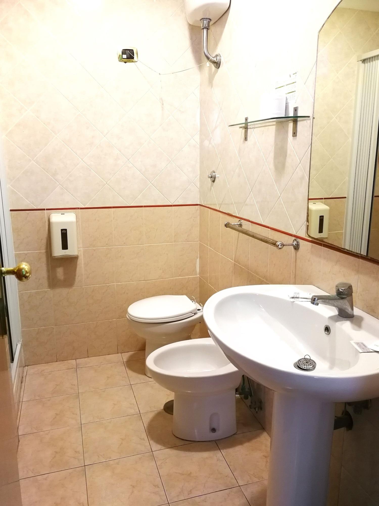 Zara Hotel 2*