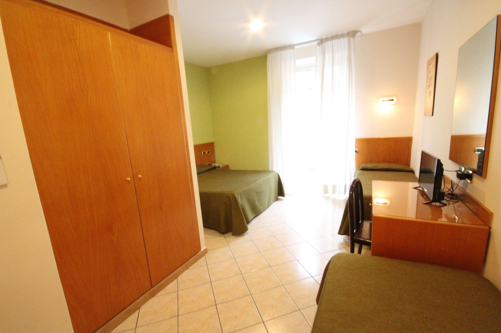 Hotel Zara 2*