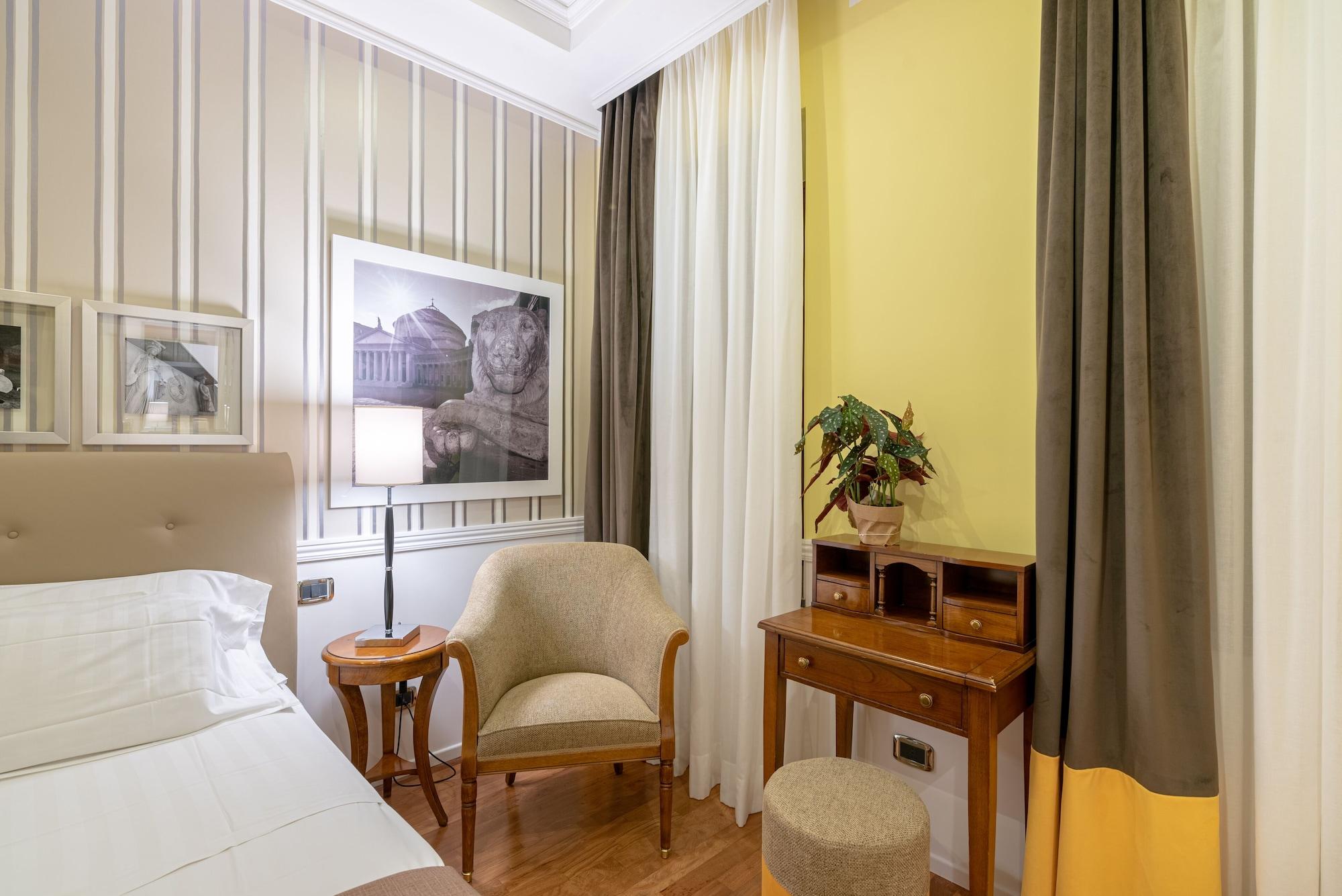 Palazzo Turchini 4* Naples