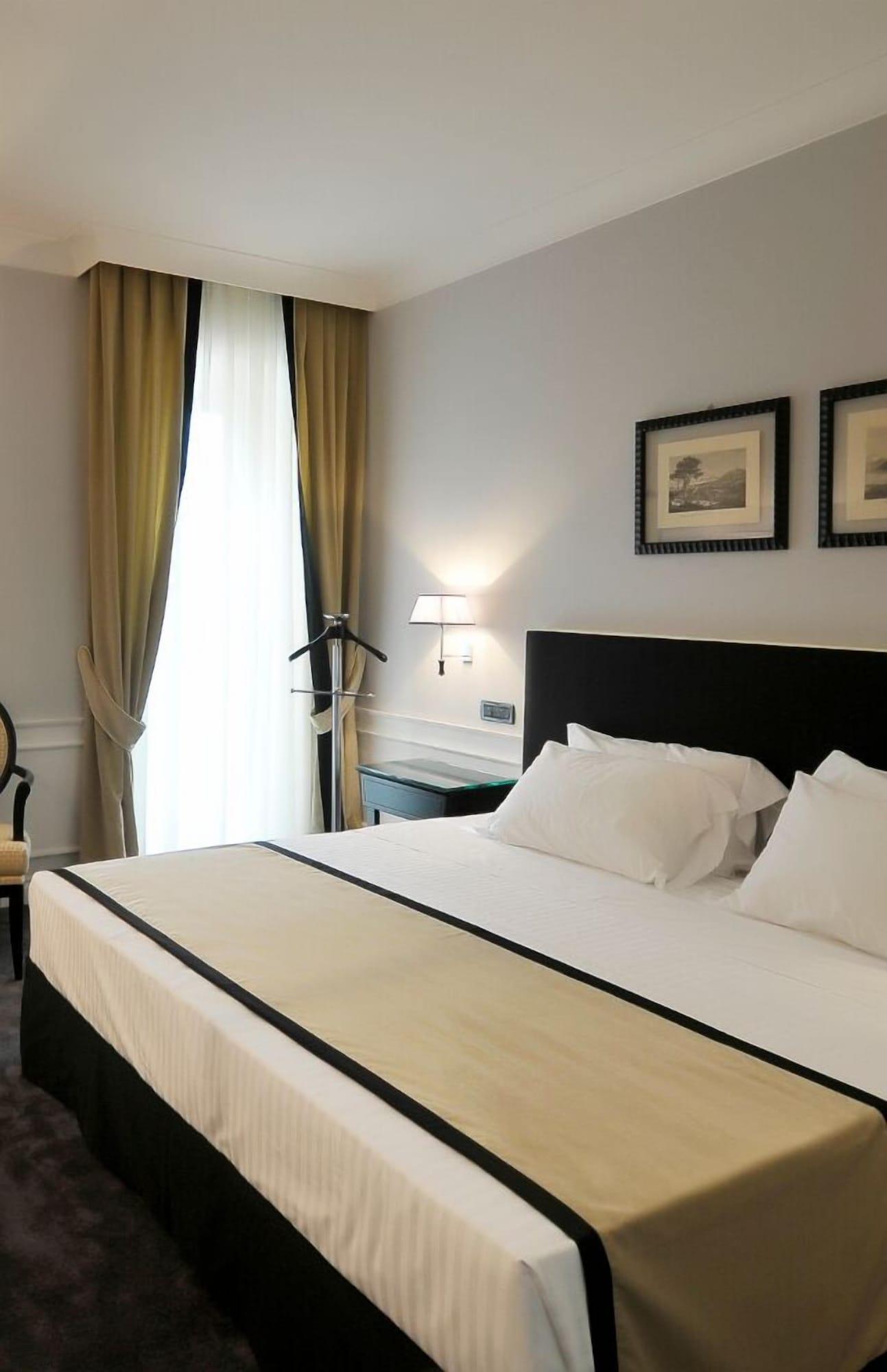Grand Oriente 4* Naples