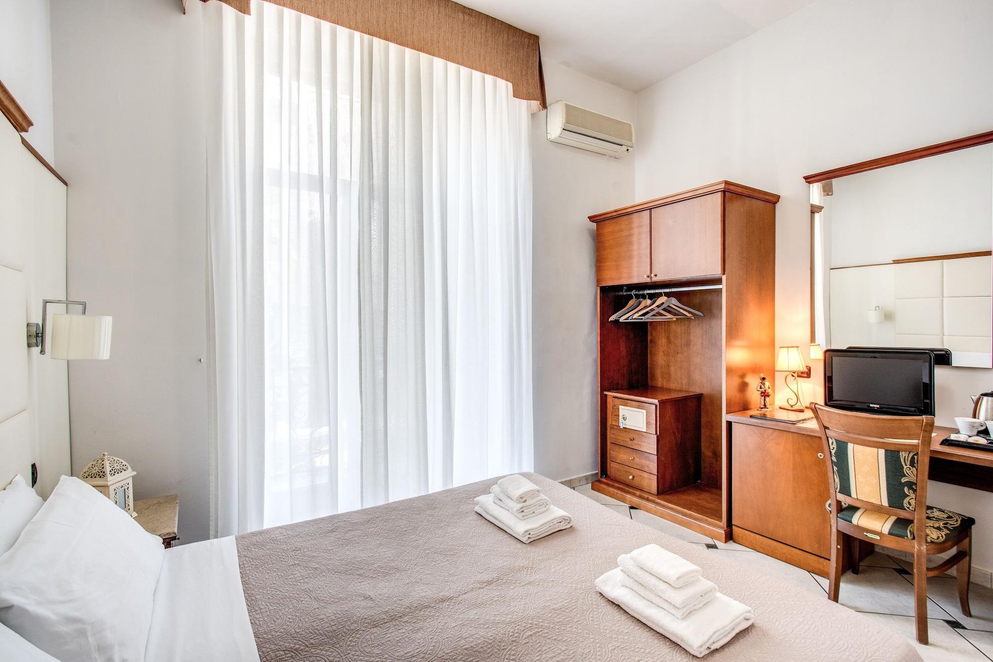 Hotel Garibaldi Naples