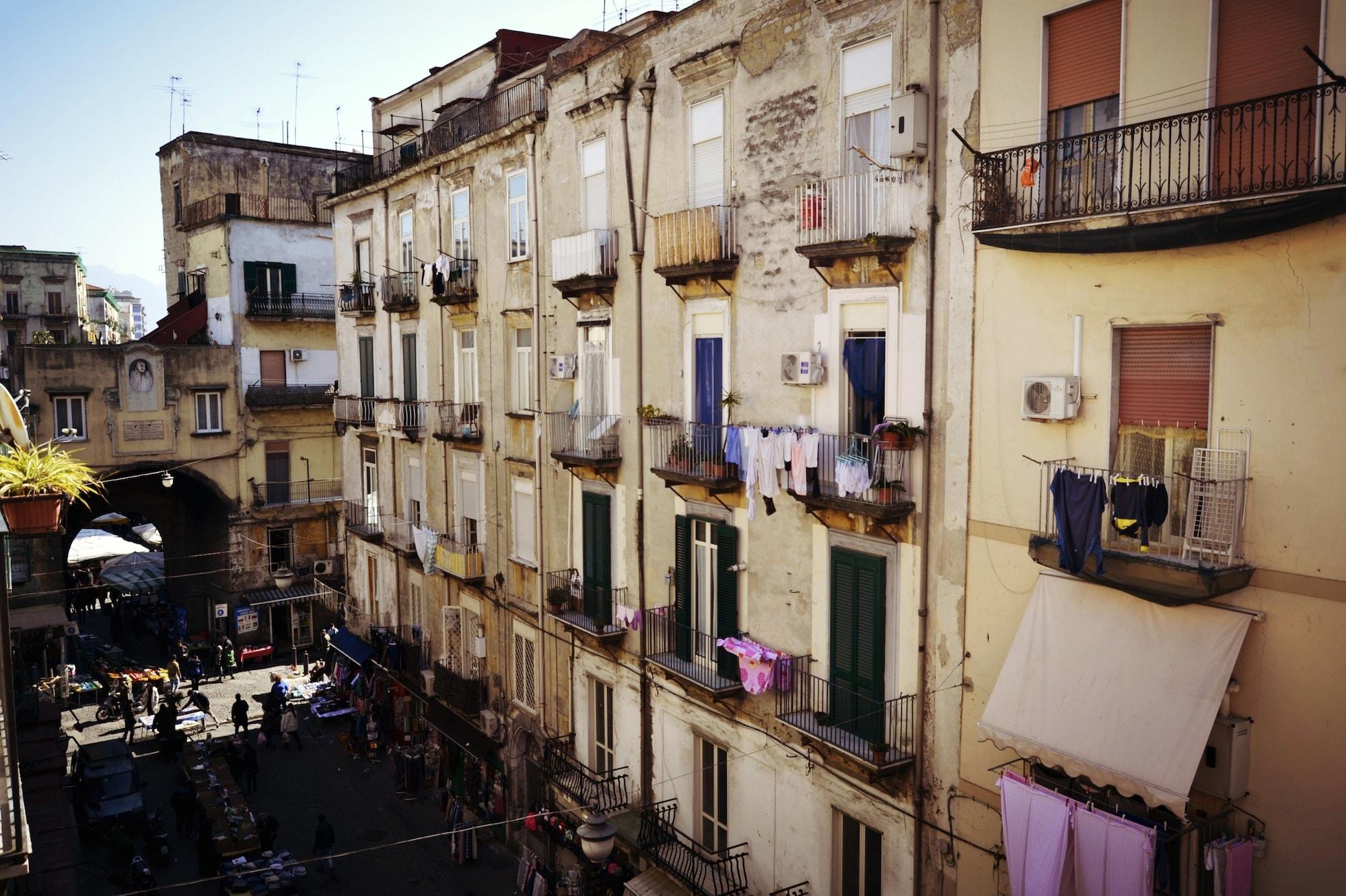 Colombo Naples