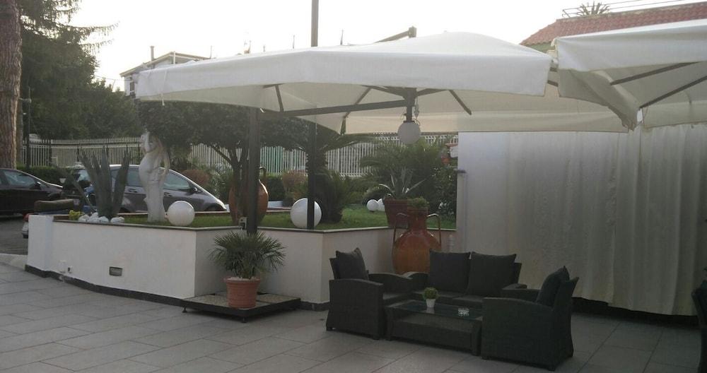 Hotel Ranch Palace Naples