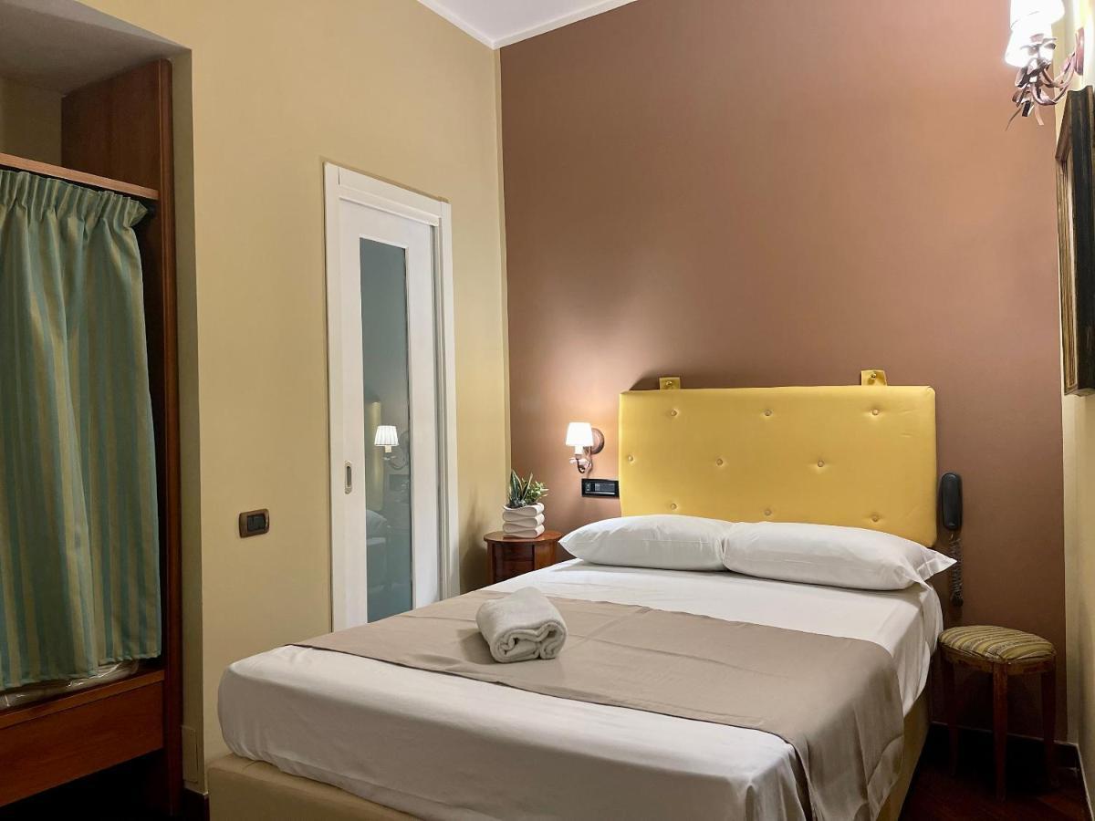 Hotel Ares Naples