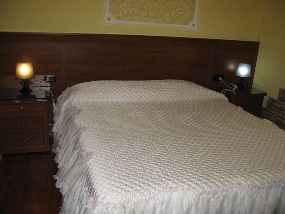 Hotel Iris Naples
