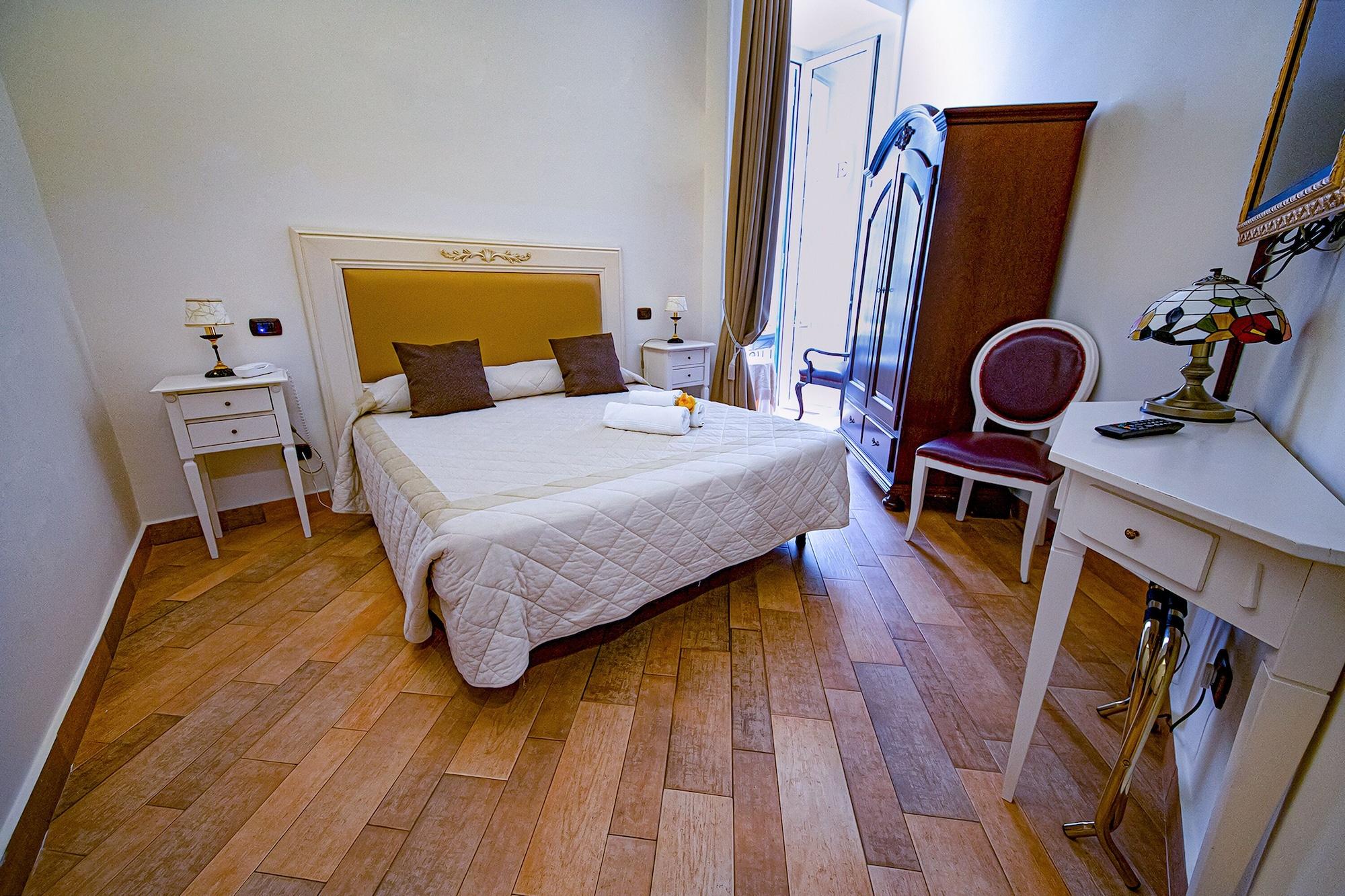 Lanfipe Palace Naples
