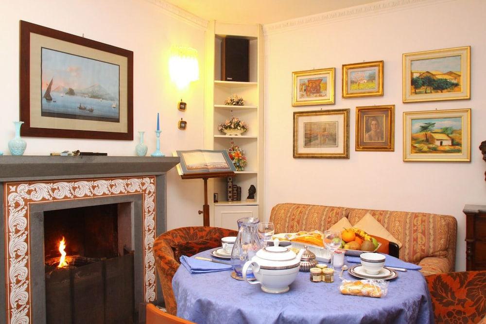 Bed & Breakfast Casa 12 Naples