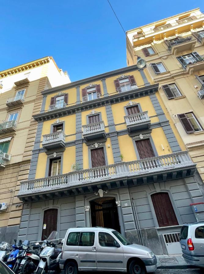 Bebasu 2* Naples