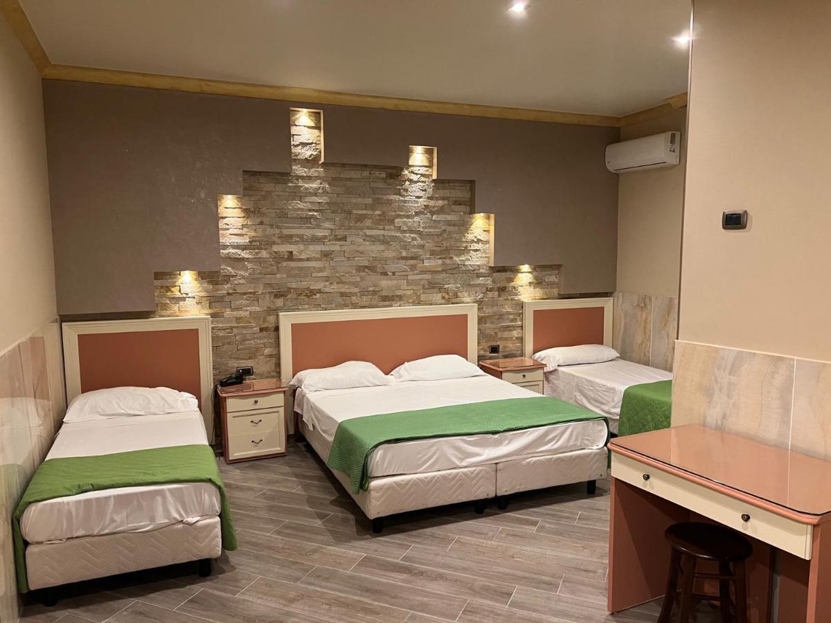 Hotel Iris Hotel