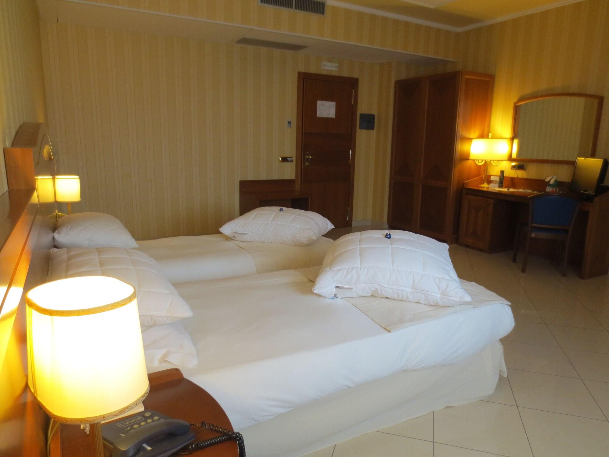 Hotel Joyfull 3*