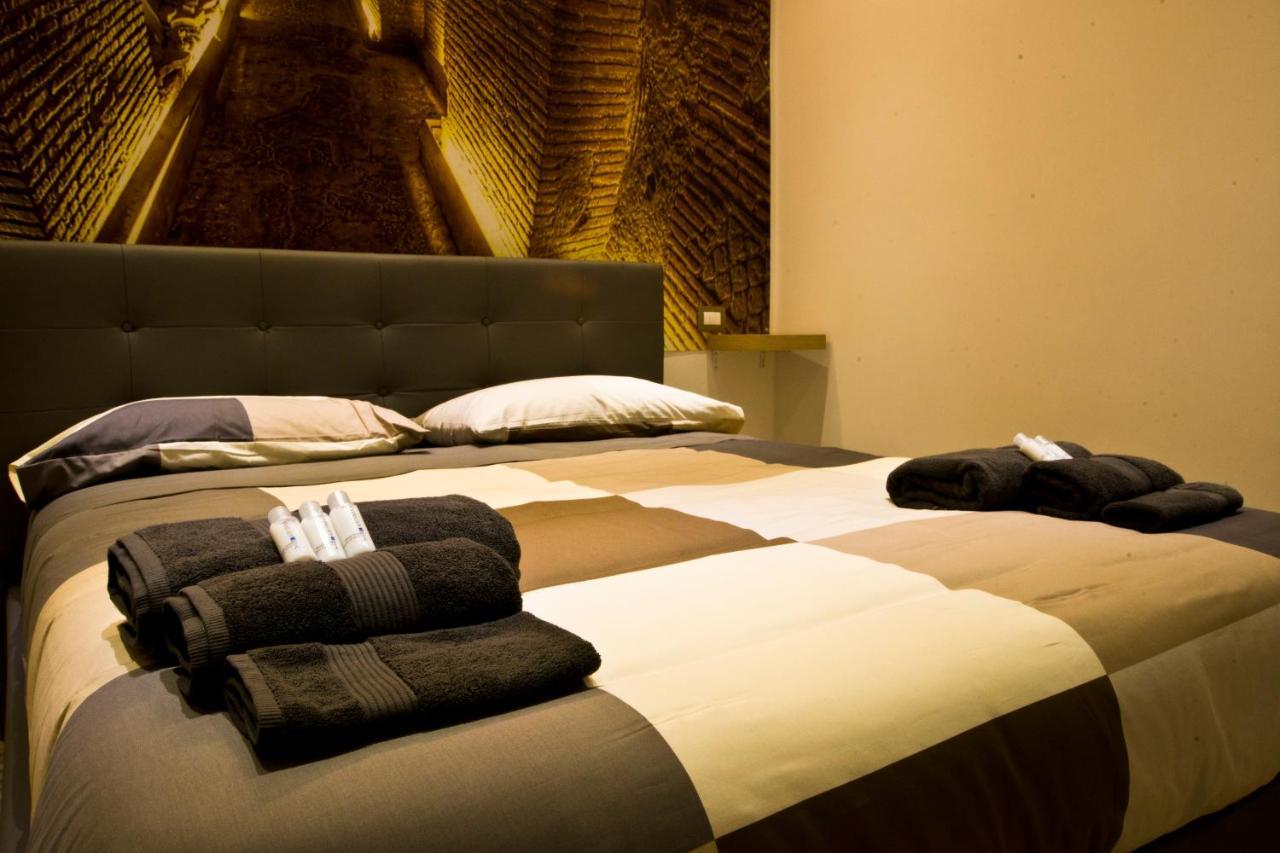 Apartment Sotterranea Con Vasca Idromassaggio Naples