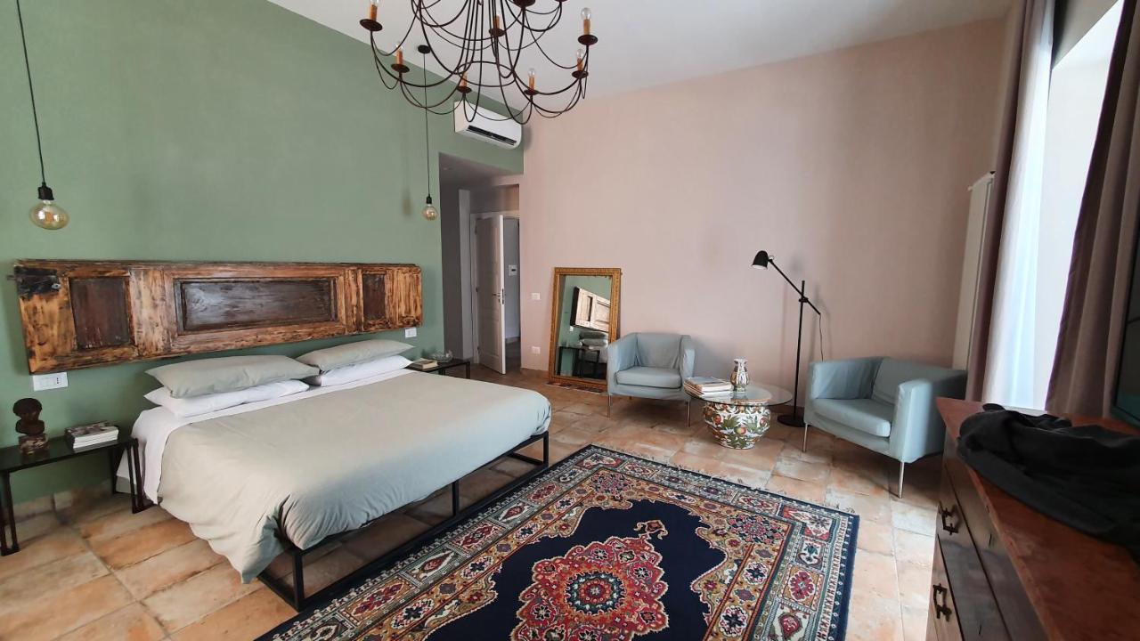 Il Miracolo Casa Naples
