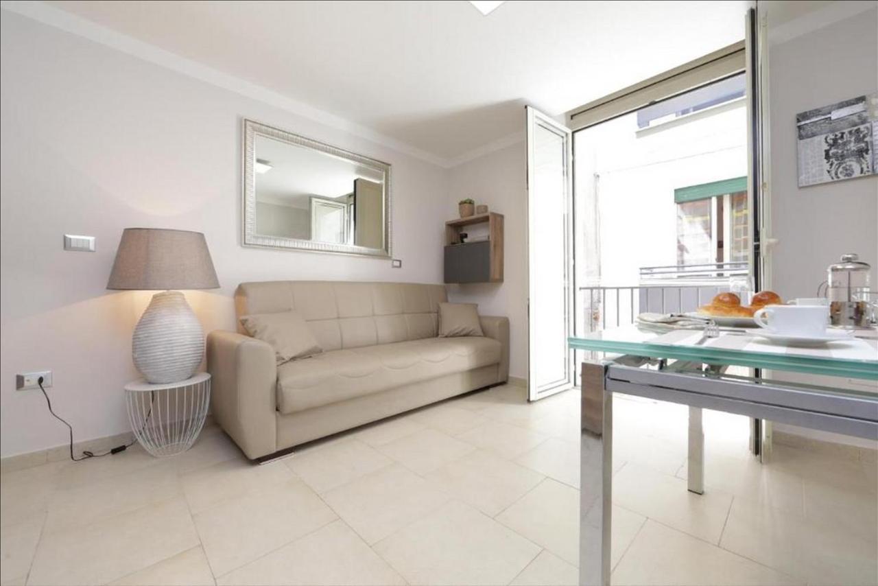 Plebiscito Apartment Naples
