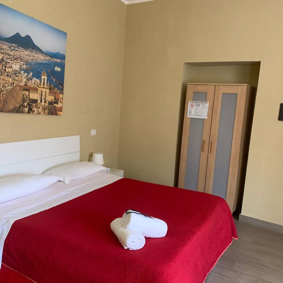 Royal Dante * Naples