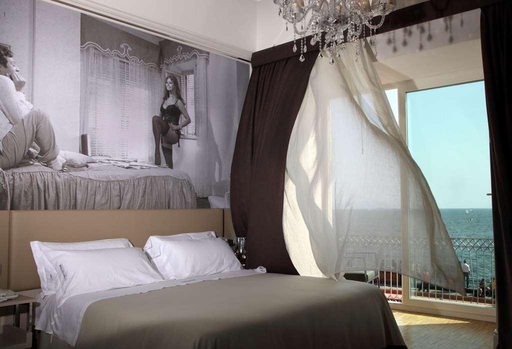 Hotel Partenope Relais 4*