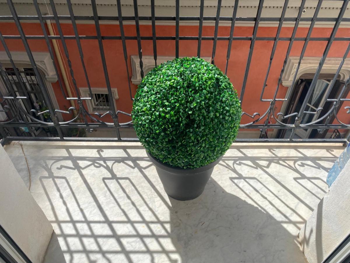 Apartment “la Pinta” Elegante Al Vomero Naples