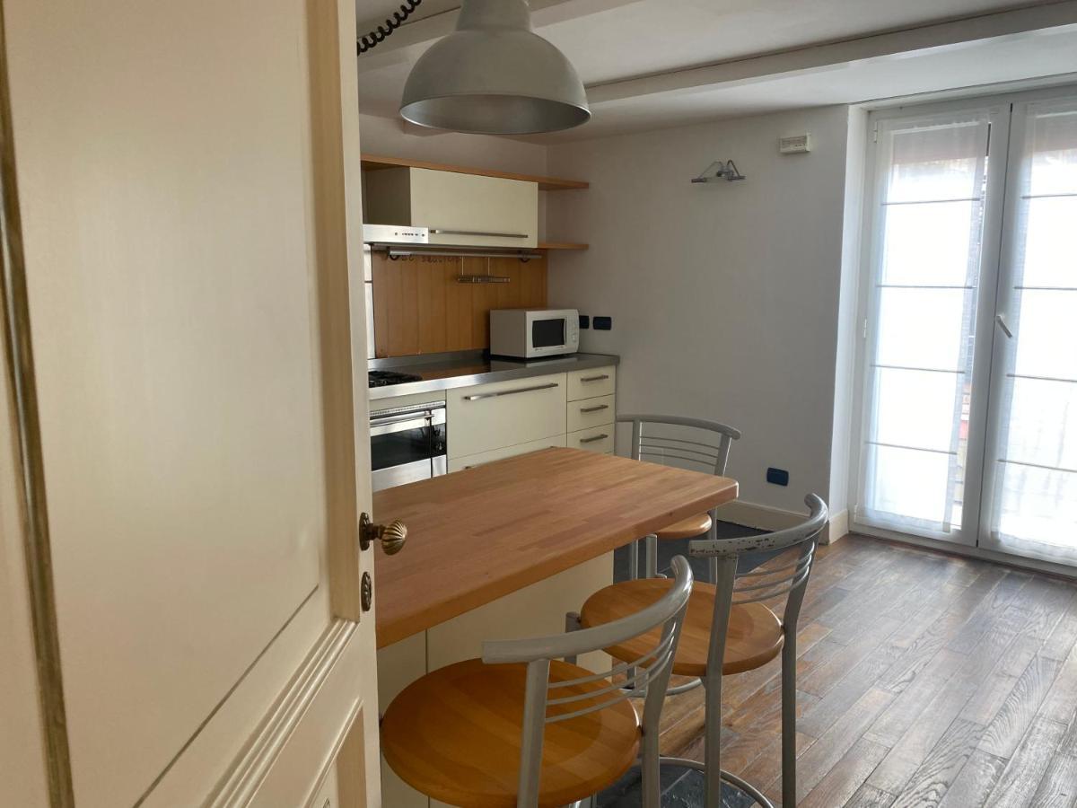 “la Pinta” Elegante Al Vomero Apartment