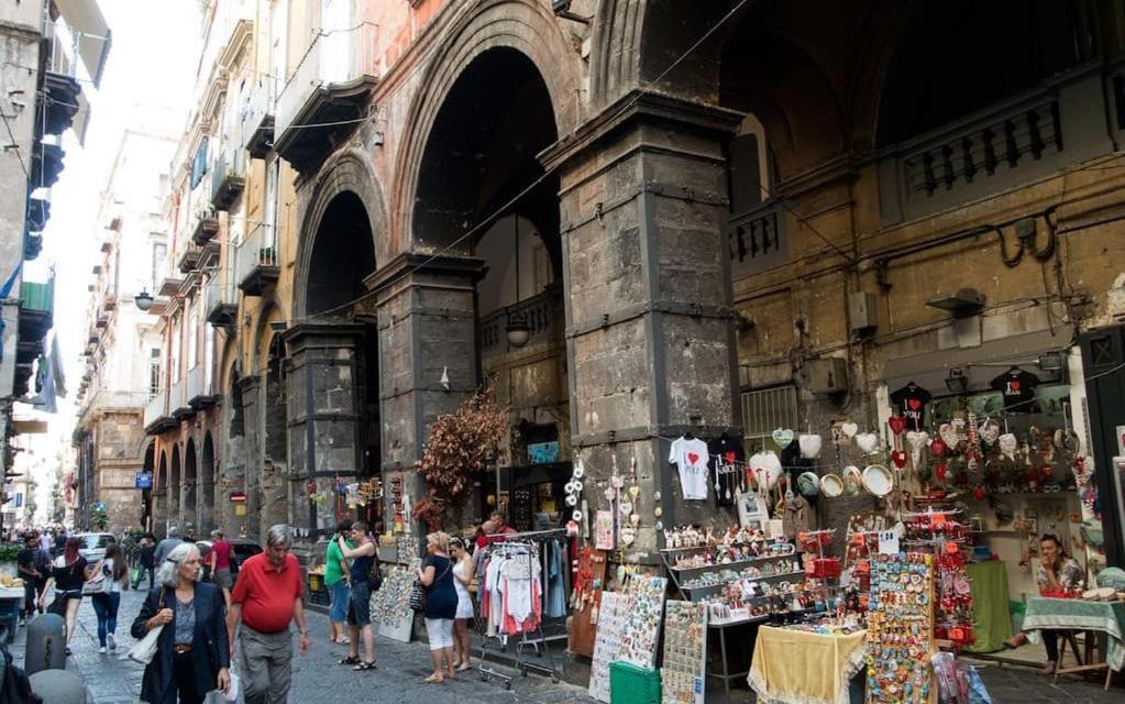 Spaccanapoli A Due Passi Da Via Tribunali Bed & Breakfast