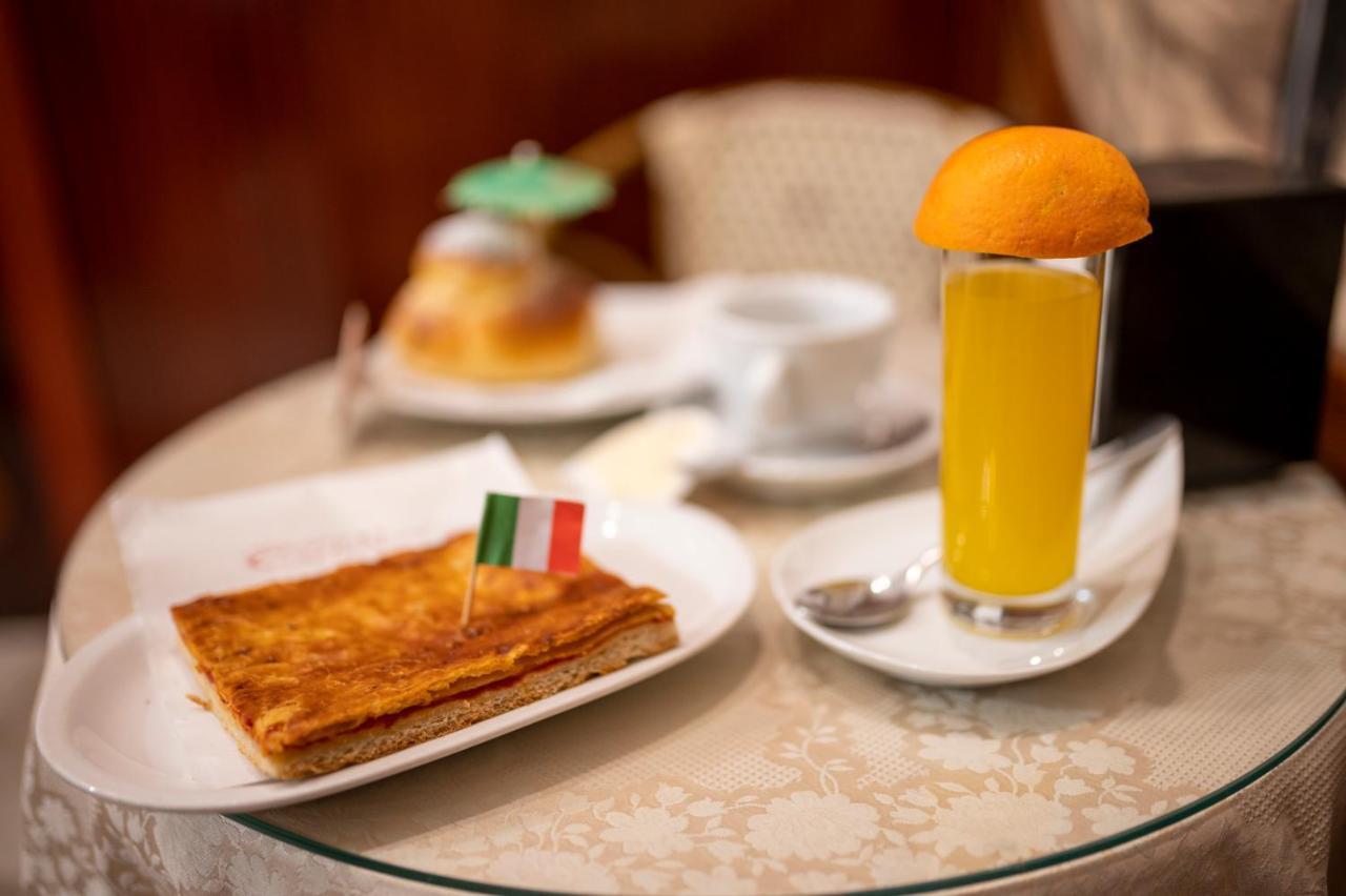 Il Divino * Naples