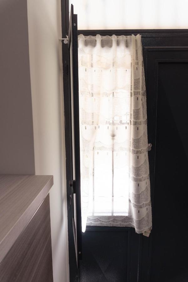 Neapolitan Roo Apartment *