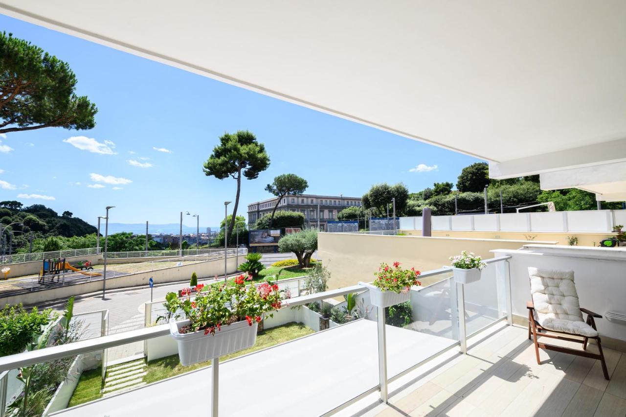 Viale Dei Colli Aminei 10 Apartment *