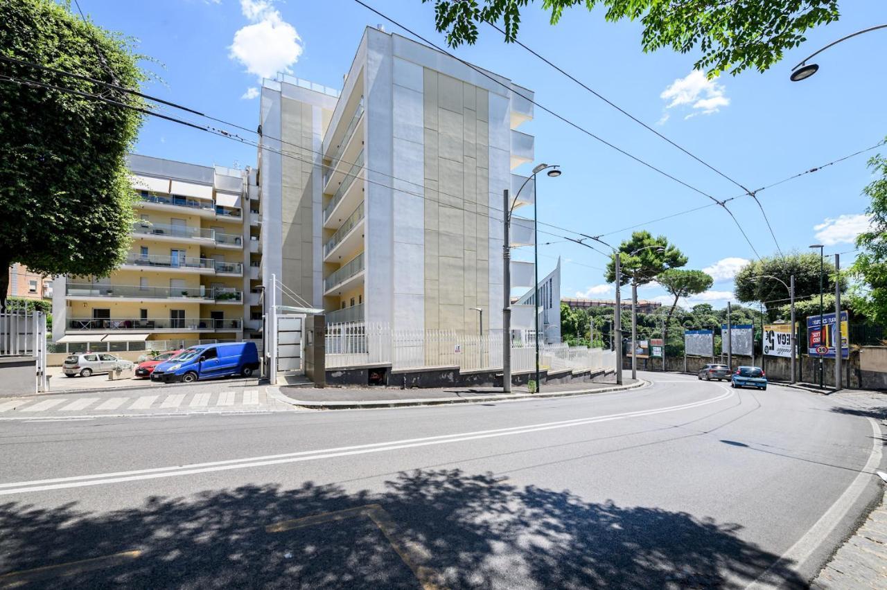 Viale Dei Colli Aminei 10 Apartment *