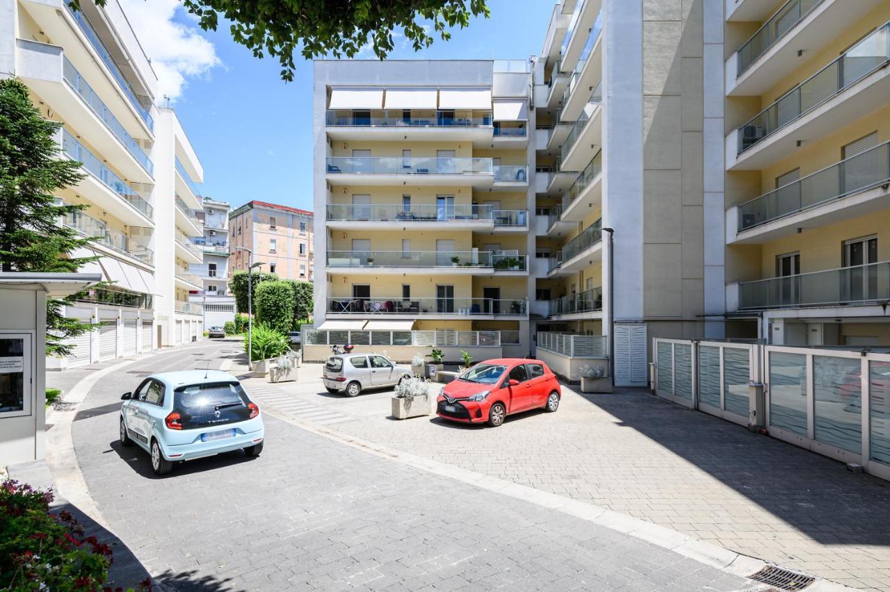 Viale Dei Colli Aminei 10 Apartment *