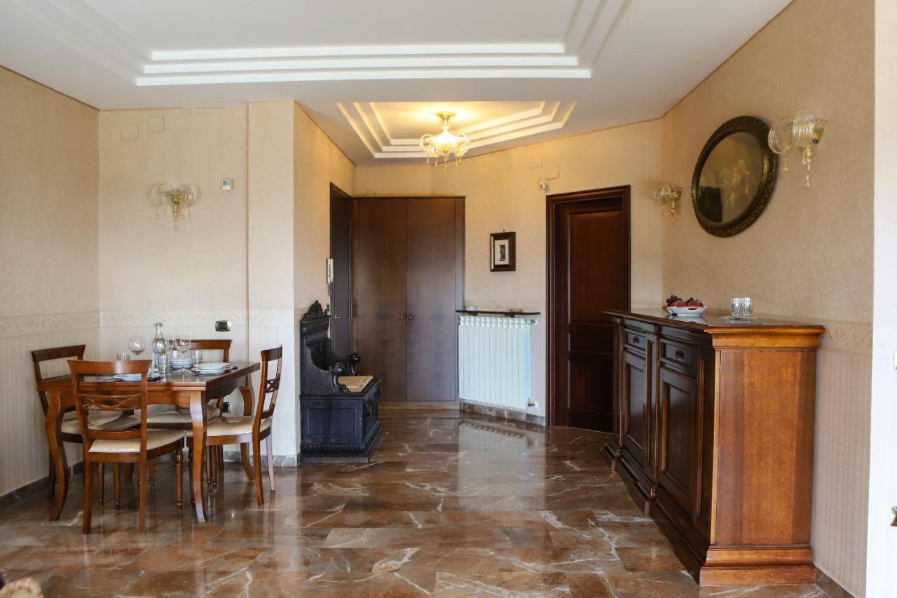 Con Terrazzo A Capodimonte By Wonderful Italy Apartment Naples
