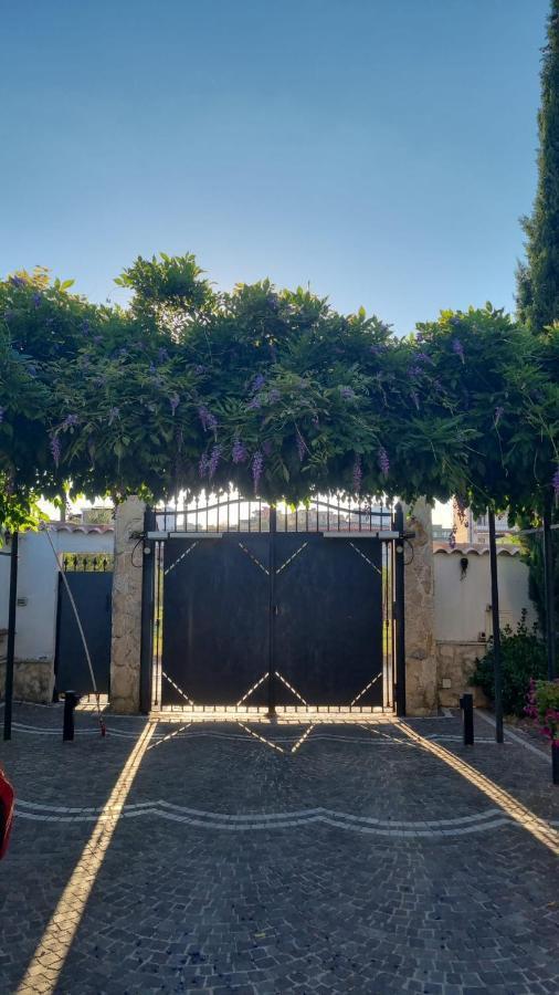 Tabor 2 Garden & Parking *