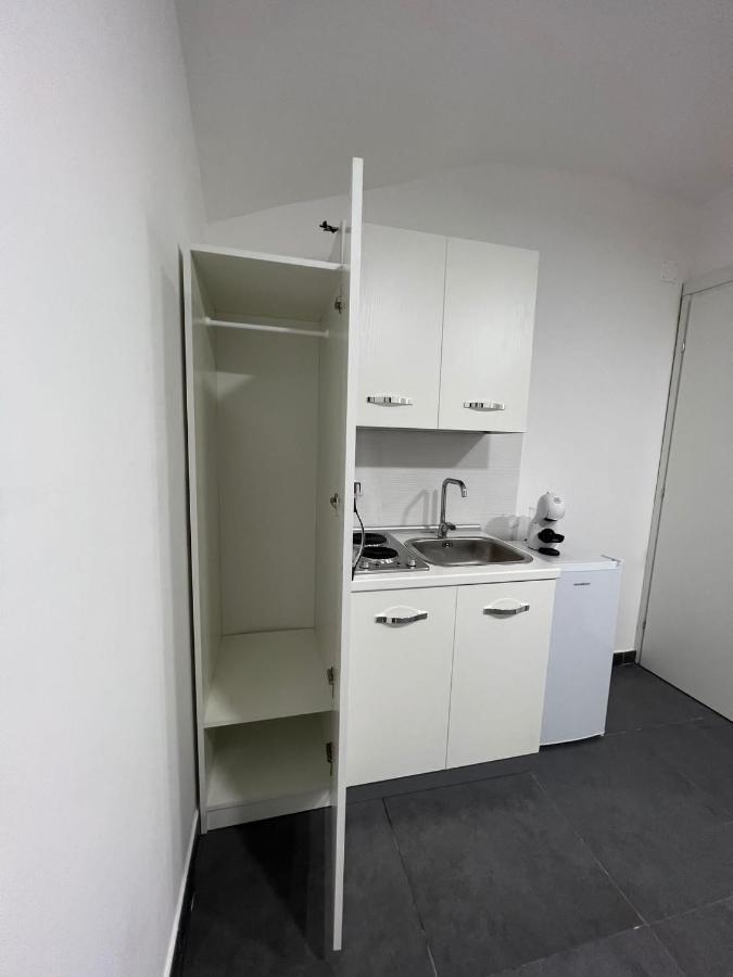 House Della Grotta Apartment *