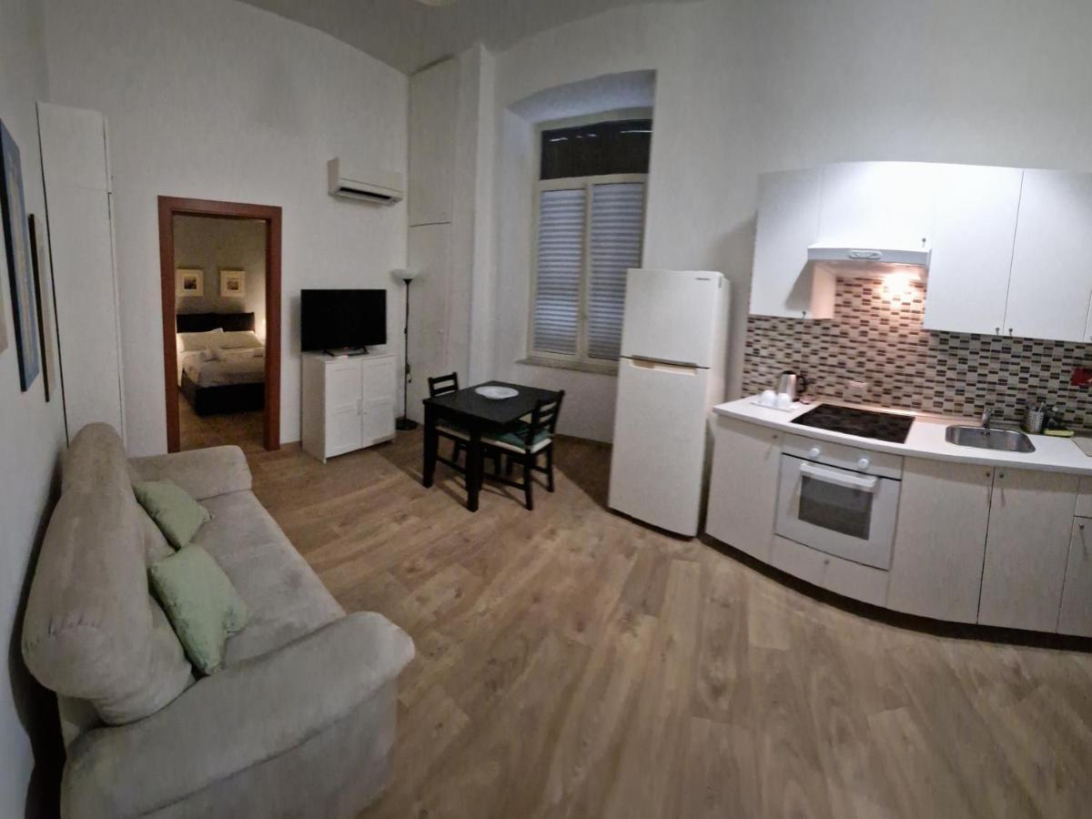 Flat 381 Apartment *