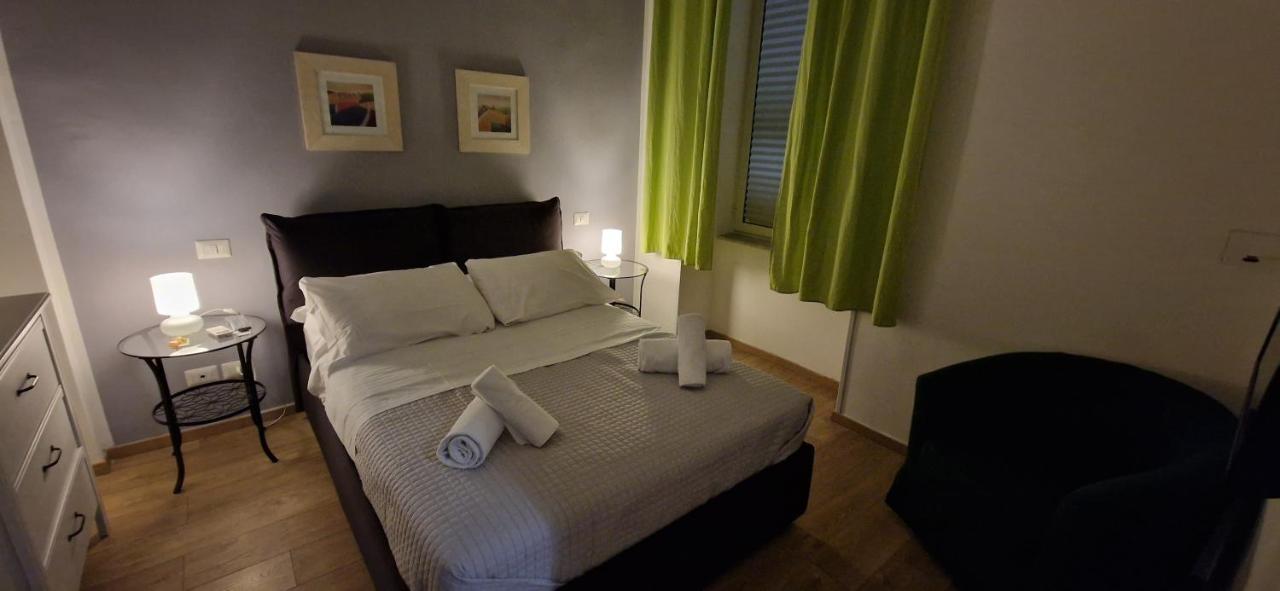 Flat 381 Naples