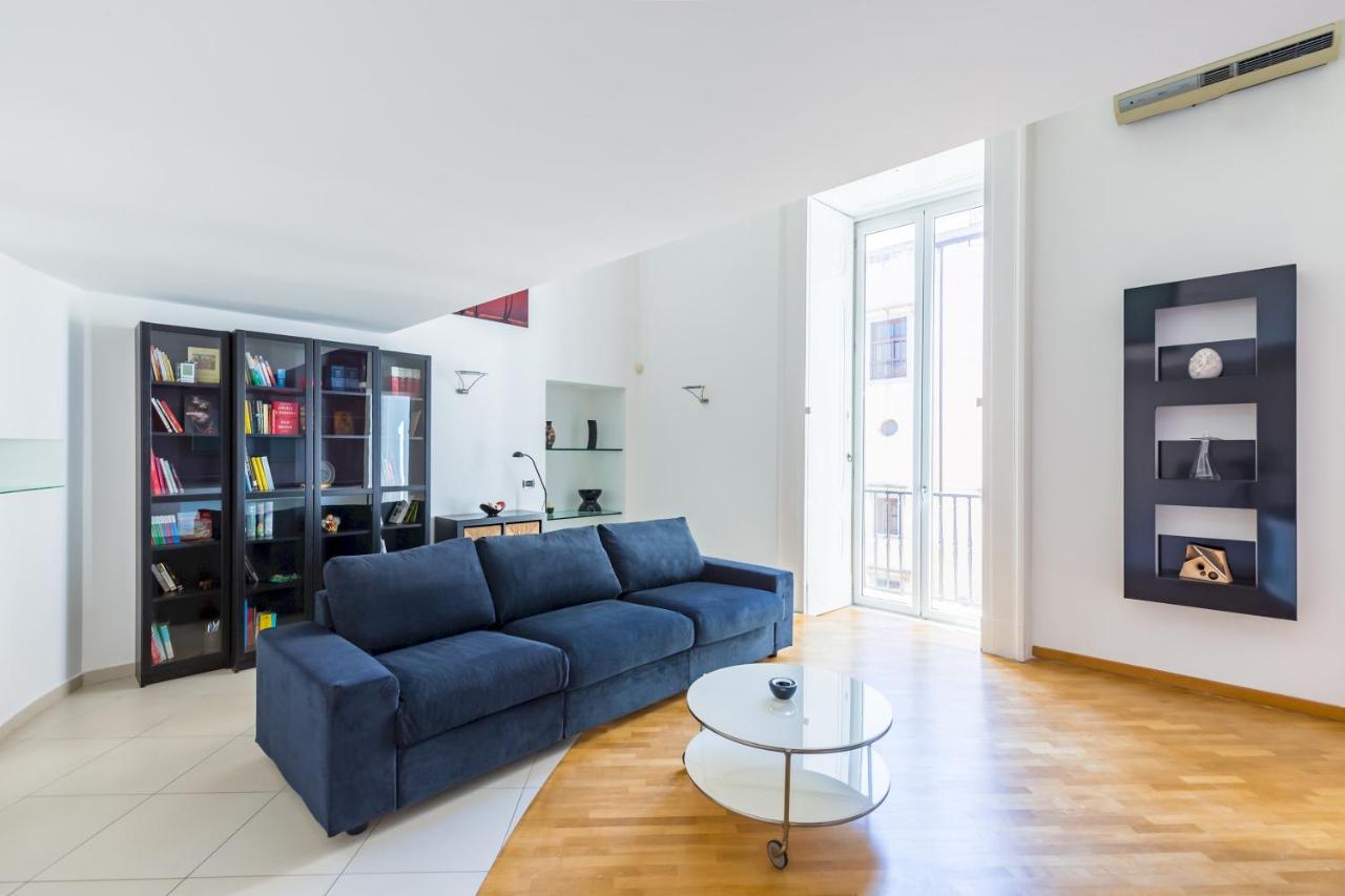 Apartment Design & Duplex At National Museum Naples