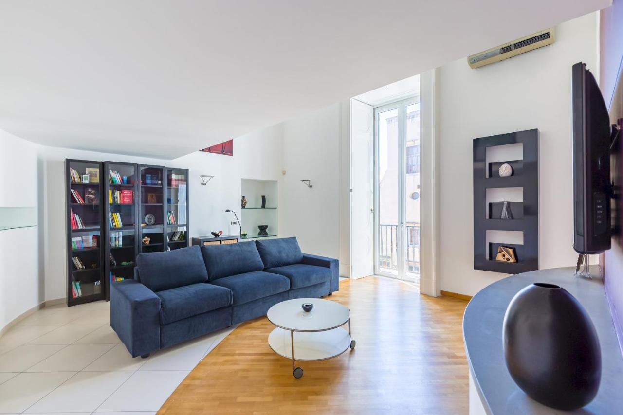 Design & Duplex At National Museum Apartment