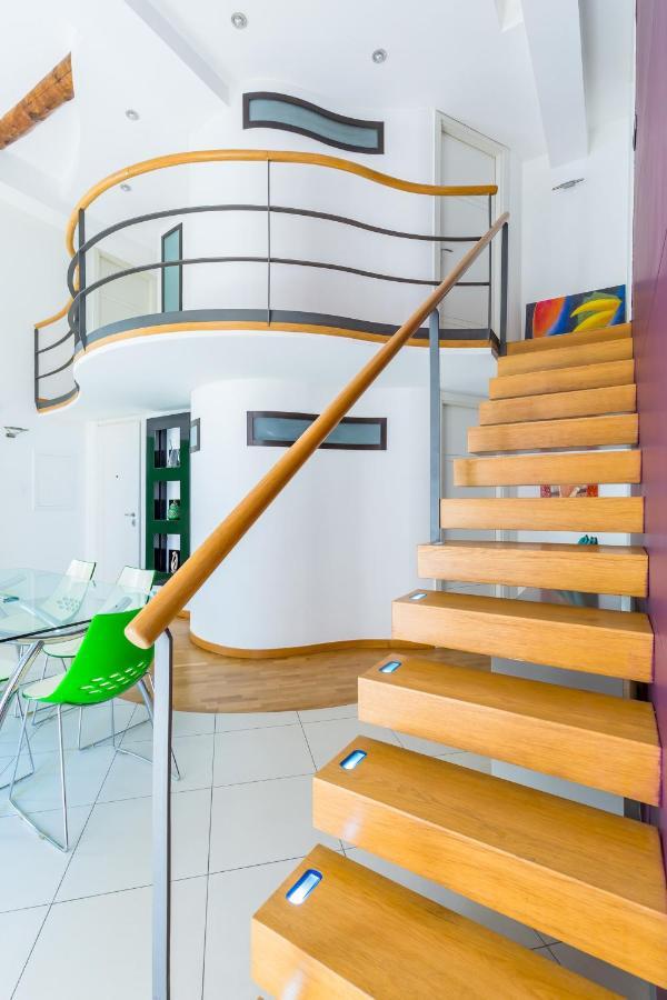 Design & Duplex At National Museum Naples
