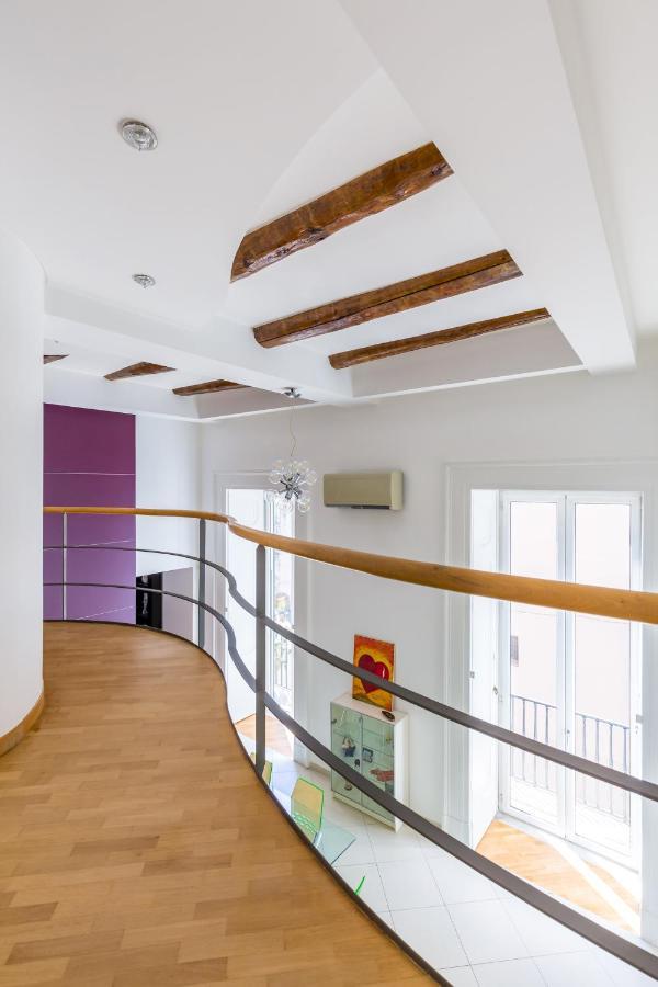 Apartment Design & Duplex At National Museum Naples