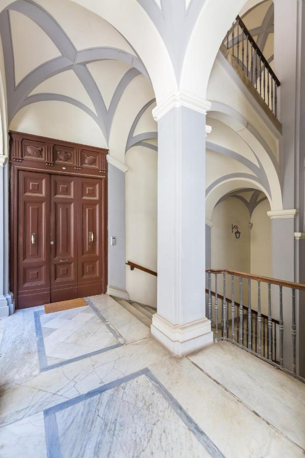 Apartment Design & Duplex At National Museum
