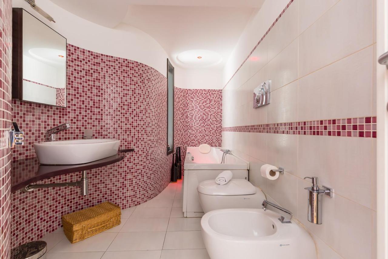 Apartment Design & Duplex At National Museum Naples