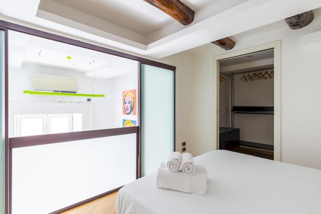Design & Duplex At National Museum Apartment *