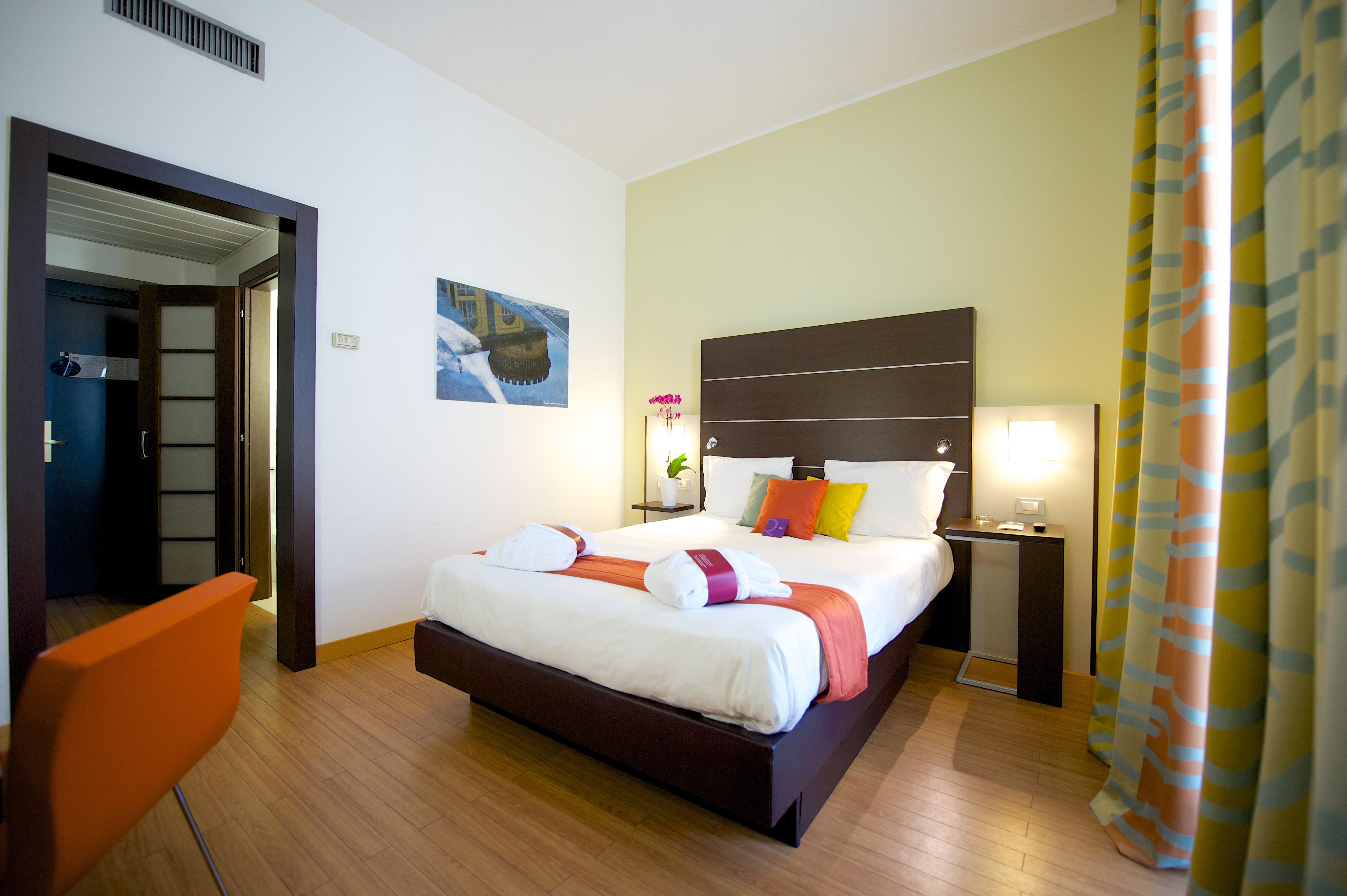 Mercure Centro Angioino 4* Naples