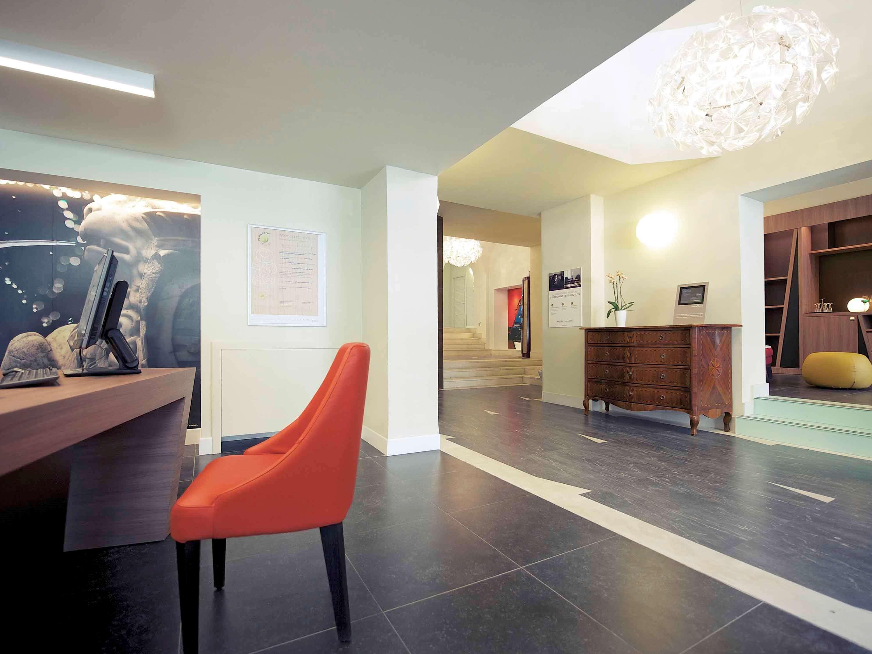 Mercure Centro Angioino 4* Naples
