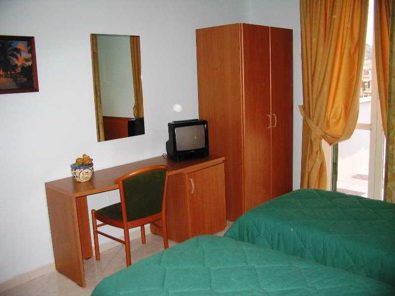 Garden 3* Naples