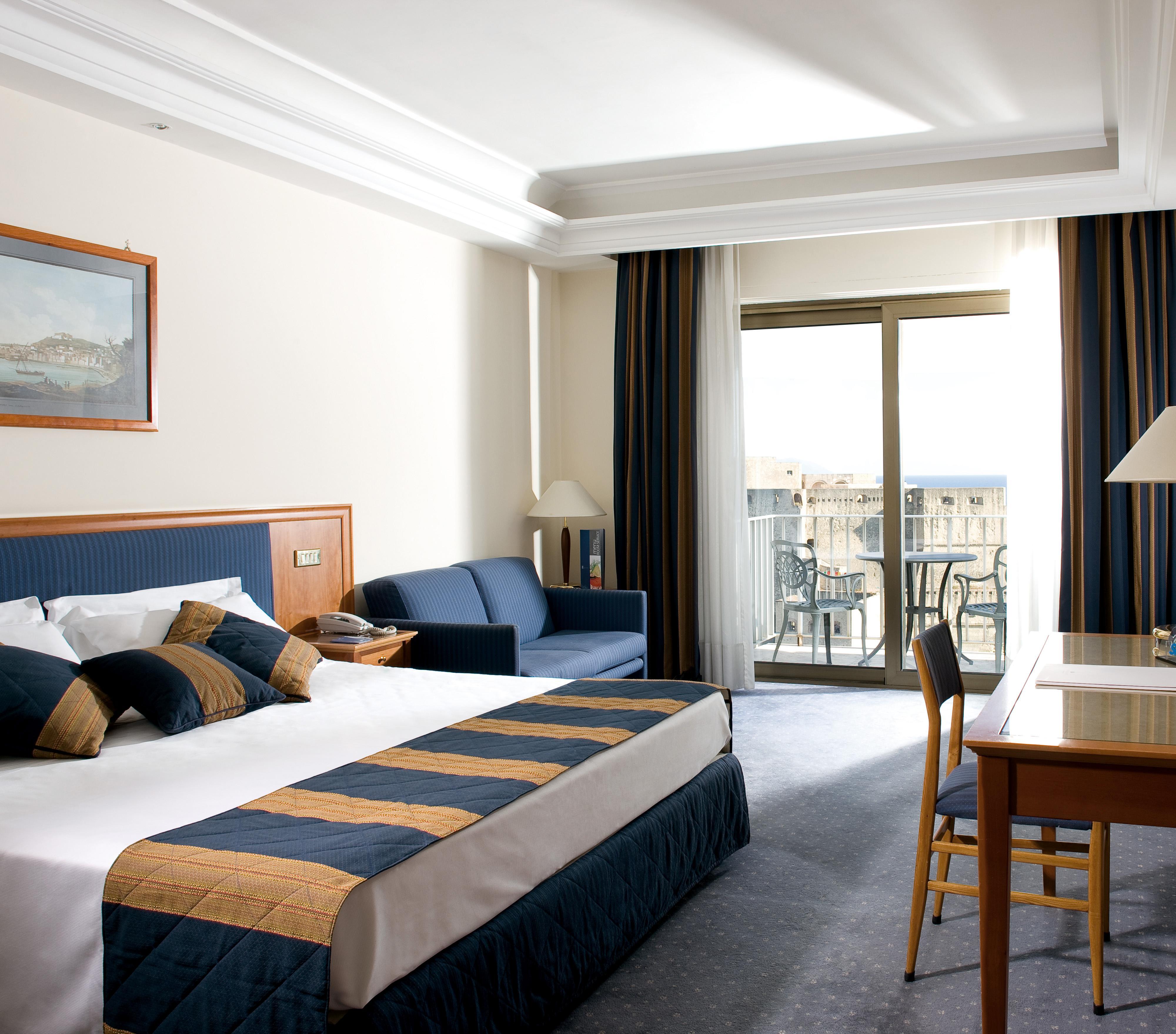 Royal Continental Hotel 4*