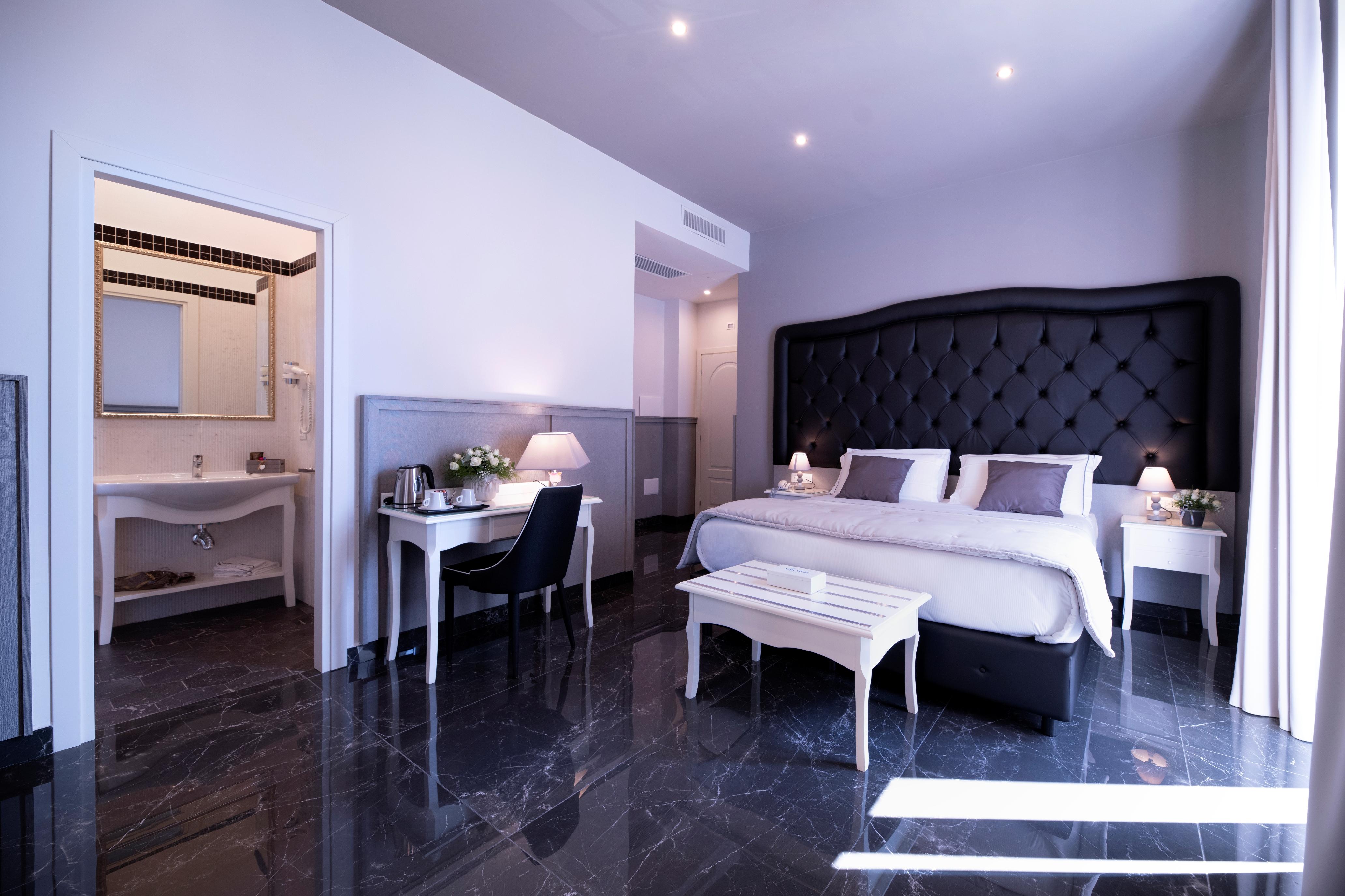Hotel Elisio & Naples