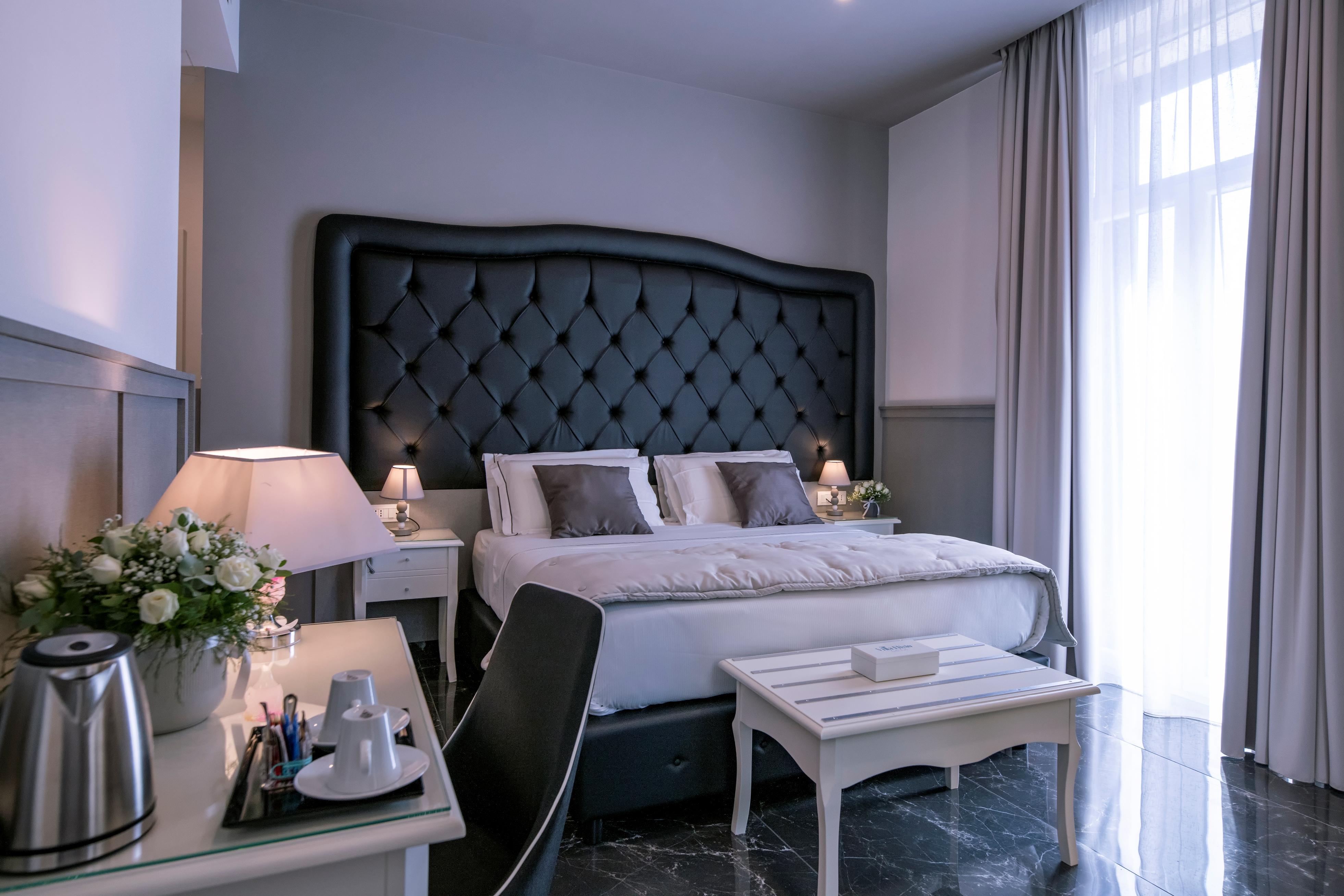 Elisio & 4* Naples